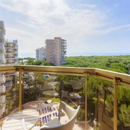 Ξενοδοχείο Beverly Park & 4*