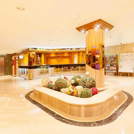 贝弗利公园酒店及水疗中心 酒店 4*