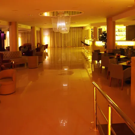 贝弗利公园酒店及水疗中心 酒店 4*