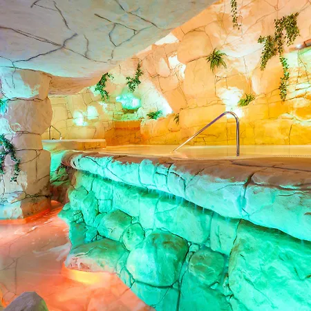 Beverly Park & Hotel 4*