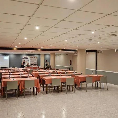 Ξενοδοχείο Beverly Park & 4*